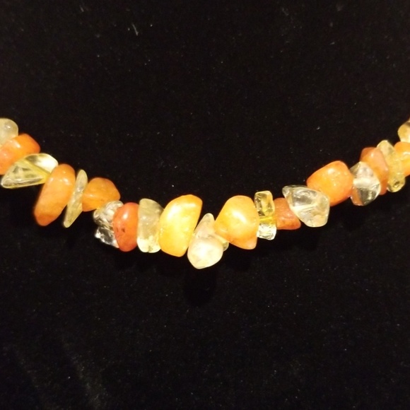 Natural Crystal Chip Beaded Necklace w/Earrings - Picture 3 of 8